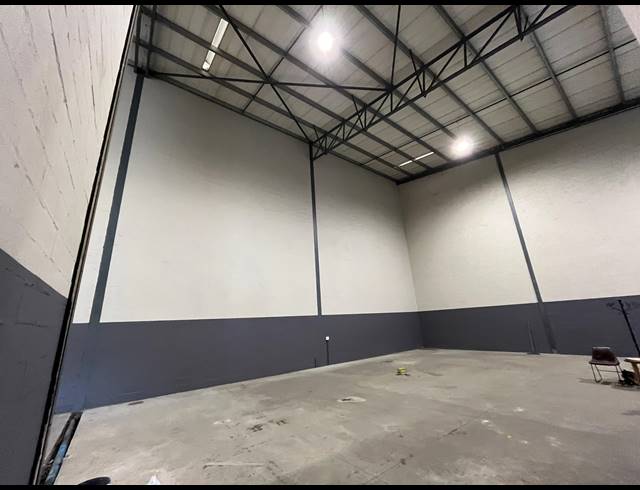 342M² WAREHOUSE TO LET IN STIKLAND INDUSTRIAL